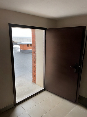 Дверь на крышу Дверь на крышу