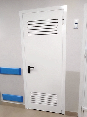 Дверь с вентиляцией