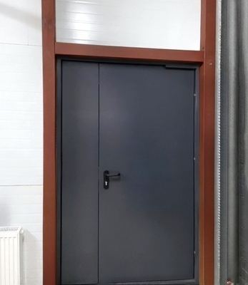 Темно-серая дверь ei-60